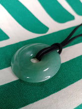 Cargar imagen en el visor de la galería, Colgante Donut Aventurina Grande 40 mm