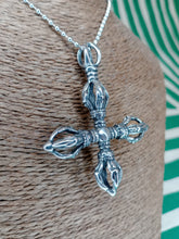 Cargar imagen en el visor de la galería, Colgante Dorje Tibetano