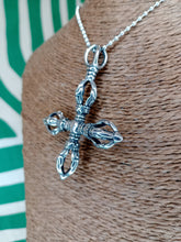 Cargar imagen en el visor de la galería, Colgante Dorje Tibetano