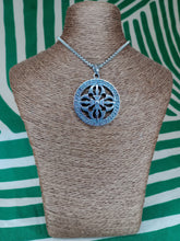 Cargar imagen en el visor de la galería, Colgante Dorje Doble Circulo de Acero Inoxidable