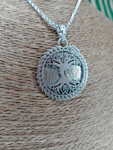 Cargar imagen en el visor de la galería, Colgante Arbol de la Vida con Serpiente Uroboros