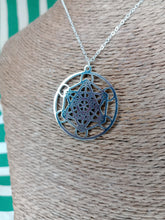 Cargar imagen en el visor de la galería, Colgante Cubo de Metatrón 3.8 cm