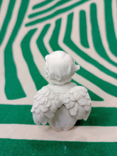 Cargar imagen en el visor de la galería, Querubin Corazon de Cristal Rojo