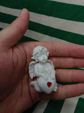 Cargar imagen en el visor de la galería, Querubin Corazon de Cristal Rojo