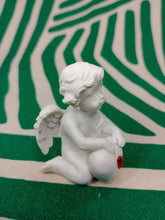 Cargar imagen en el visor de la galería, Querubin Corazon de Cristal Rojo