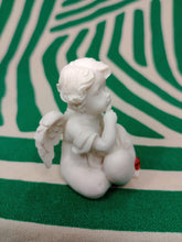 Cargar imagen en el visor de la galería, Querubin Corazon de Cristal Rojo