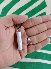 Cargar imagen en el visor de la galería, Colgante Cilíndrico Howlita Mod 2
