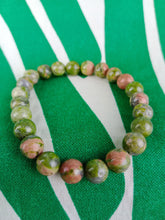 Cargar imagen en el visor de la galería, Pulsera Elástica Jaspe Unakita 8 mm