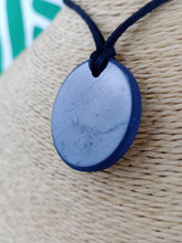 Cargar imagen en el visor de la galería, Colgante Shunguita / Shunguita Circulo 3 cm