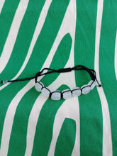 Cargar imagen en el visor de la galería, Pulsera Macrame Rodado Cuarzo Cristal