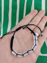 Cargar imagen en el visor de la galería, Pulsera Macrame Rodado Cuarzo Cristal