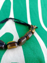 Cargar imagen en el visor de la galería, Pulsera Macrame Rodado de Ojo de Tigre