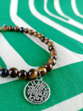Cargar imagen en el visor de la galería, Pulsera Ojo de Tigre Doble Proteccion + Tetragramaton 6 mm
