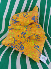 Cargar imagen en el visor de la galería, Cojin Semillas Modelo Naranja