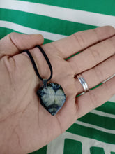 Cargar imagen en el visor de la galería, Colgante Quiastolita Mod. 1