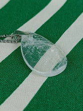 Cargar imagen en el visor de la galería, Colgante Cuarzo Cristal Huevo Mod 3