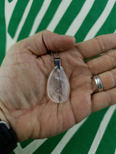 Cargar imagen en el visor de la galería, Colgante Cuarzo Cristal Huevo Mod 5