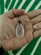 Cargar imagen en el visor de la galería, Colgante Cuarzo Cristal Huevo Mod 2