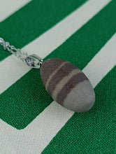 Cargar imagen en el visor de la galería, Colgante Shiva Lingam Mod 9 Pequeño