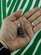 Cargar imagen en el visor de la galería, Colgante Shiva Lingam Mod 9 Pequeño