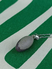 Cargar imagen en el visor de la galería, Colgante Shiva Lingam Mod 6 Pequeño