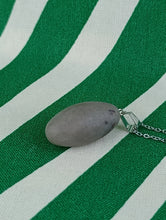 Cargar imagen en el visor de la galería, Colgante Shiva Lingam Mod 8 Pequeño
