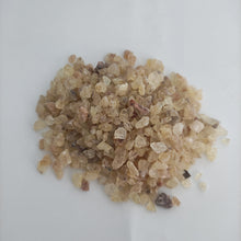 Cargar imagen en el visor de la galería, Copal en grano (incienso natural) 50 grs