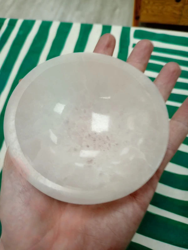 Cuenco Con Pie de Selenita