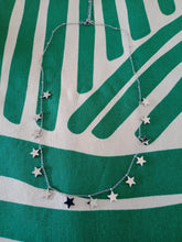 Cargar imagen en el visor de la galería, Collar Acero Estrellas Plateadas
