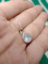 Cargar imagen en el visor de la galería, Colgante Piedra Luna Pequeño Mod. 2
