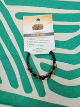 Cargar imagen en el visor de la galería, Pulsera Macrame de Ojo de Tigre 8 mm
