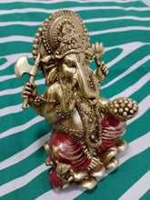 Cargar imagen en el visor de la galería, Ganesha Dorada y Roja
