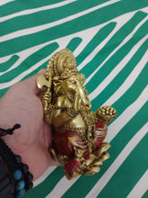 Cargar imagen en el visor de la galería, Ganesha Dorada y Roja

