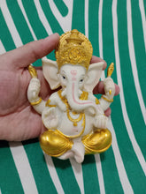 Cargar imagen en el visor de la galería, Ganesha Beige y Dorada
