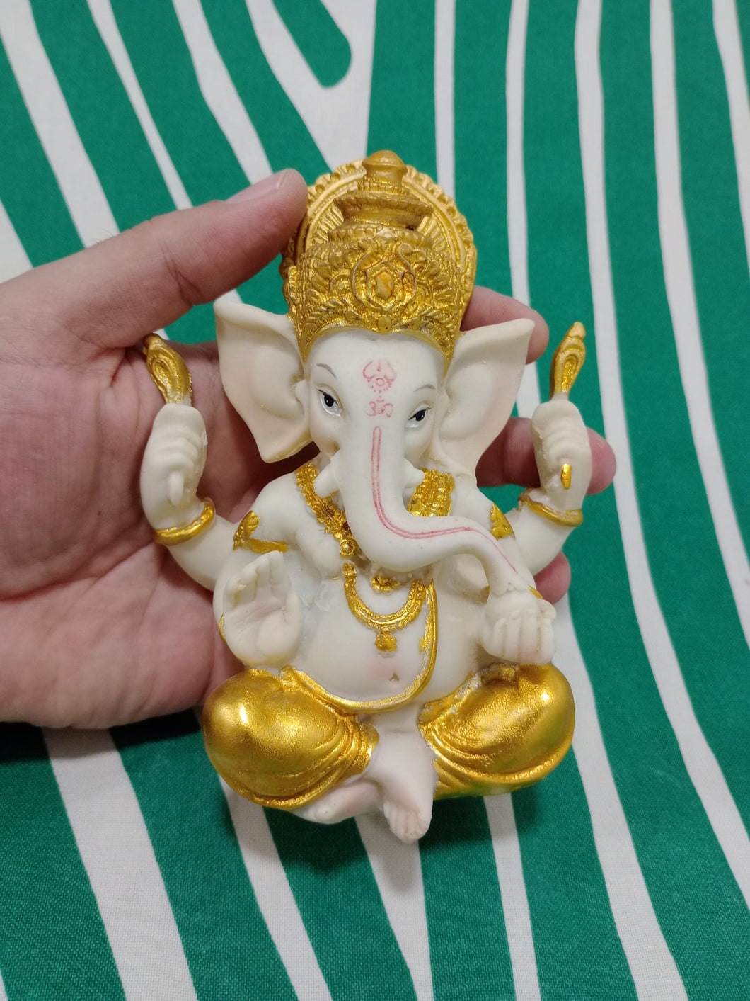 Ganesha Beige y Dorada