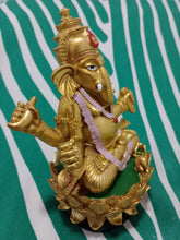 Cargar imagen en el visor de la galería, Ganesha Dorada Destructor
