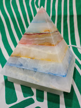 Cargar imagen en el visor de la galería, Lampara Onix Piramide Mod 2
