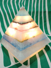 Cargar imagen en el visor de la galería, Lampara Onix Piramide Mod 2
