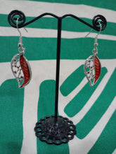 Cargar imagen en el visor de la galería, Pendientes Gaudi Hojas Rojas
