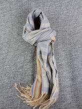 Cargar imagen en el visor de la galería, Pañuelo Grueso Espirales Gris
