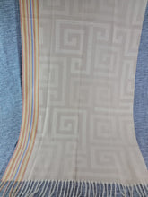 Cargar imagen en el visor de la galería, Pañuelo Grueso Espirales Beige
