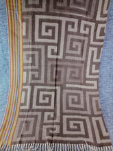 Cargar imagen en el visor de la galería, Pañuelo Grueso Espirales Chocolate
