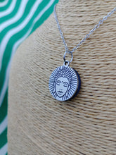 Cargar imagen en el visor de la galería, Colgante Shunguita Buda Acero inoxidable
