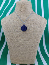 Cargar imagen en el visor de la galería, Colgante Shunguita Buda Acero inoxidable
