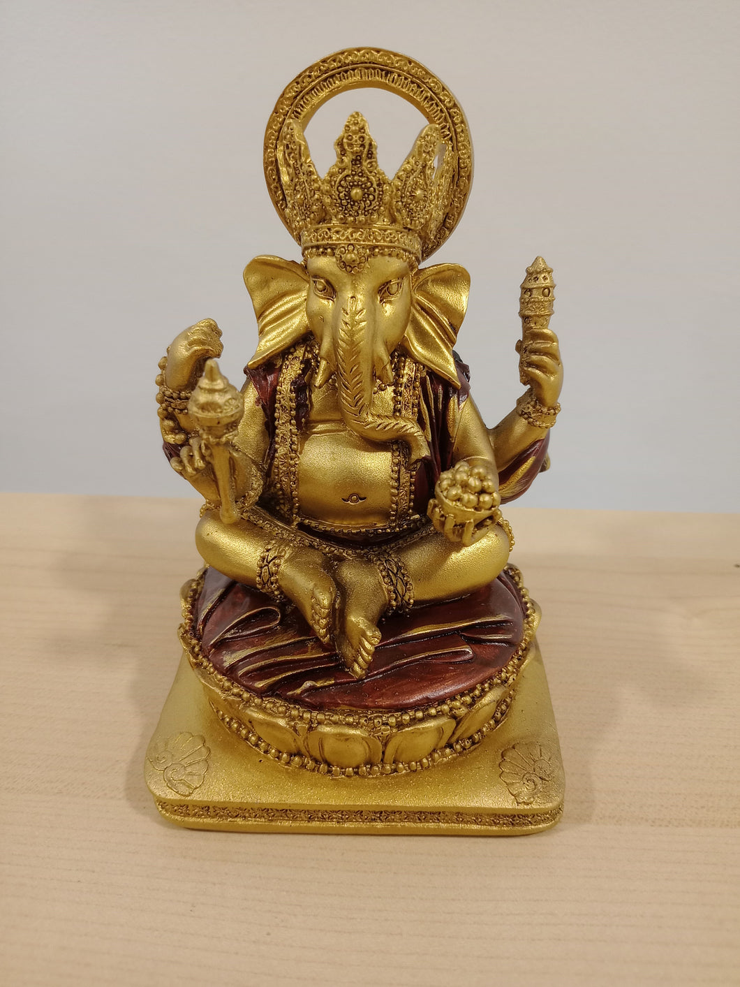 Ganesha Dorada y Roja 14 cm