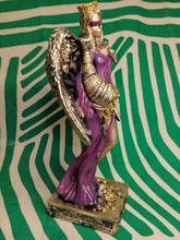 Cargar imagen en el visor de la galería, Figura Diosa de la Fortuna Morada
