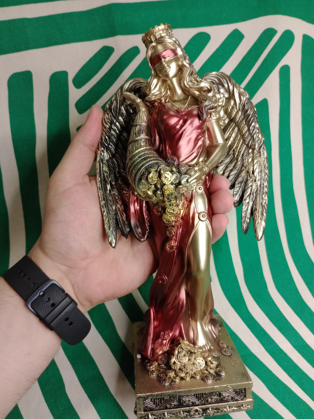 Figura Diosa de la Fortuna Roja