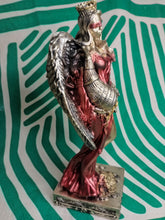 Cargar imagen en el visor de la galería, Figura Diosa de la Fortuna Roja
