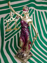 Cargar imagen en el visor de la galería, Diosa de la Justicia Morada
