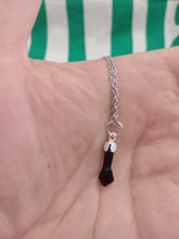 Cargar imagen en el visor de la galería, Higa o Puñito de Azabache Plata
